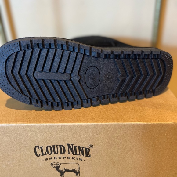 Sheepskin Rugged Sole Boot - Picture 5 of 5